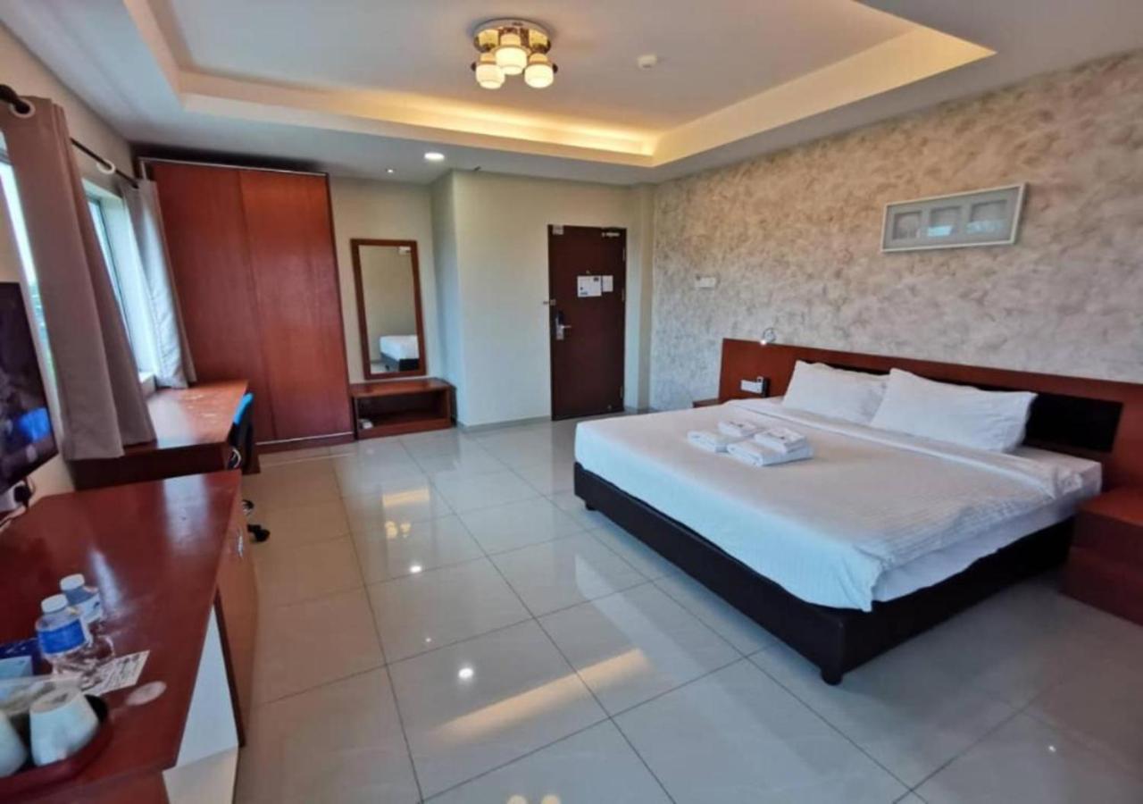 Yew Boutique Hotel Teluk Intan Exterior foto